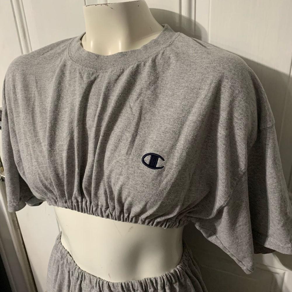 Champion Women's Athletic Gray Crop Top And Shorts Set LOT-O - Picture 2 of 8